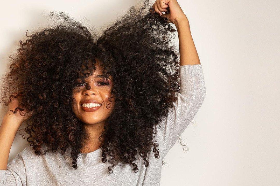 Volume cheveux bouclés naturels