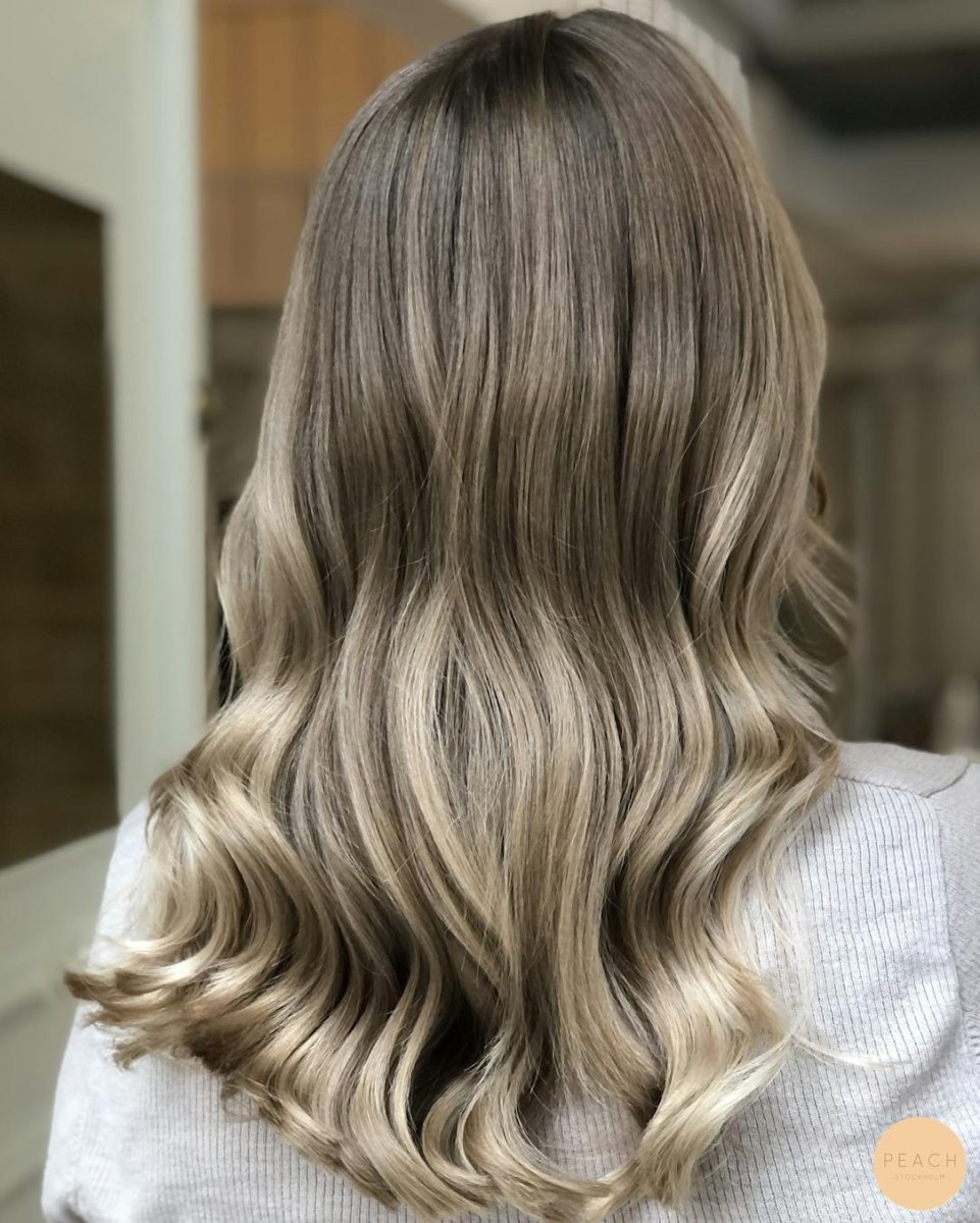 Balayage blond beige cendré froid
