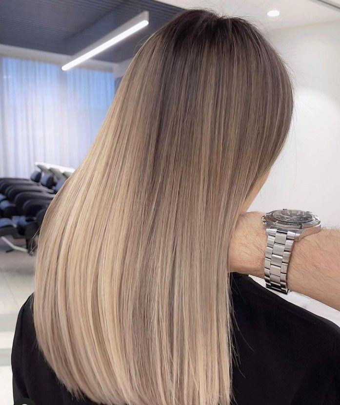 Cheveux lisses balayage beige
