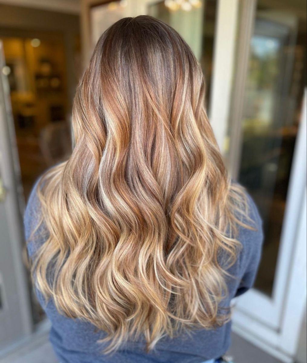 Balayage blond caramel cheveux lumineux