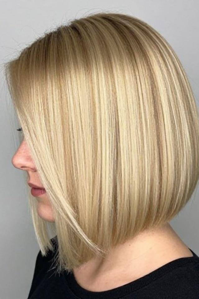 Bob blond minimaliste chic