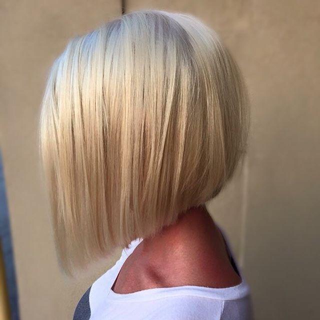 Bob plongeant blond les plus belles inspirations tendance