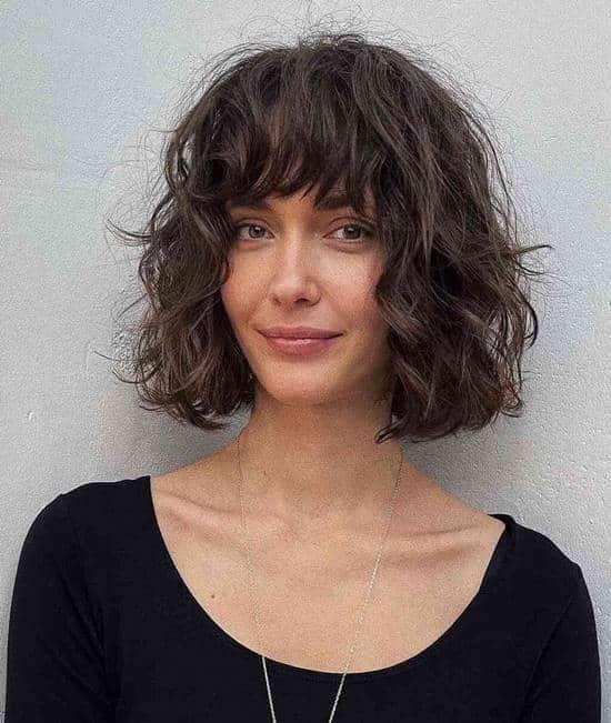 Carré wavy dégradé frange légère