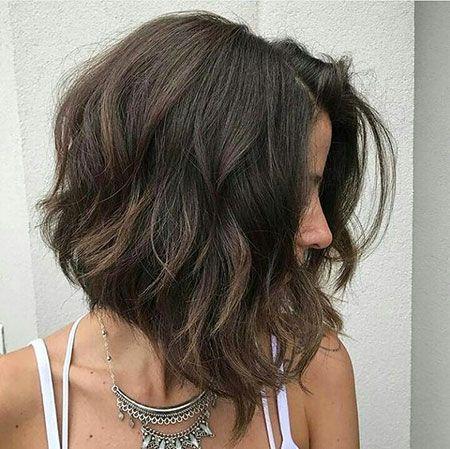 Carré ondulé cheveux épais