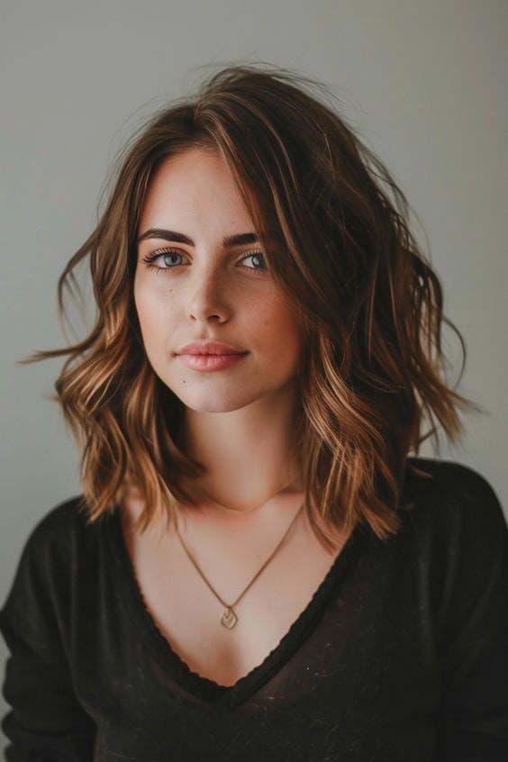 Carré long dégradé cheveux ondulés