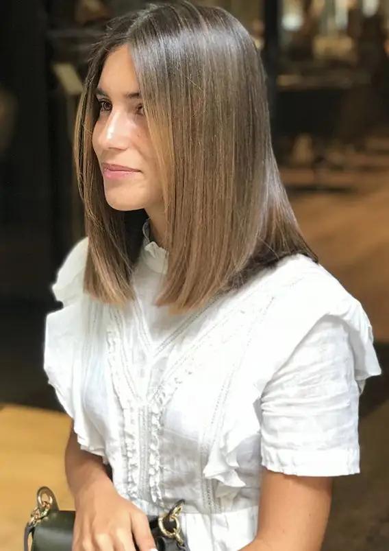 Carré long dégradé cheveux lisses