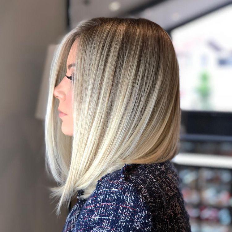 Carré plongeant cheveux fins épaules