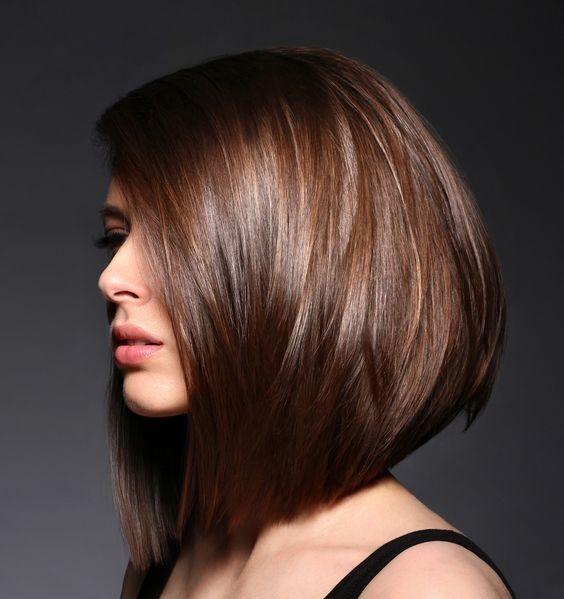 Carré plongeant brun brillant