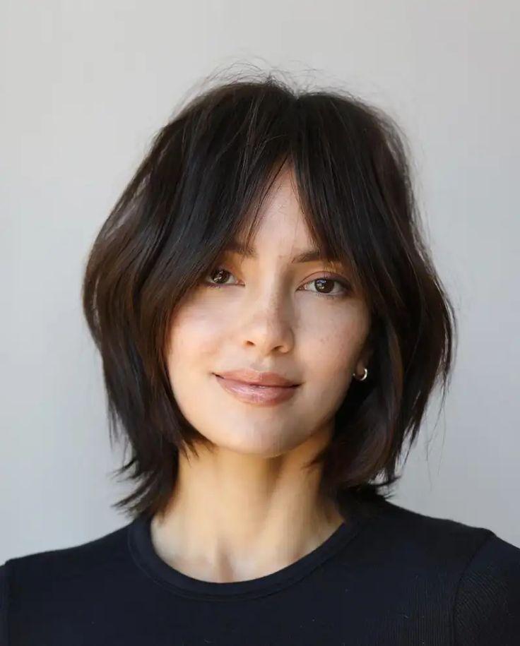 Carré shaggy frange rideau cheveux fins