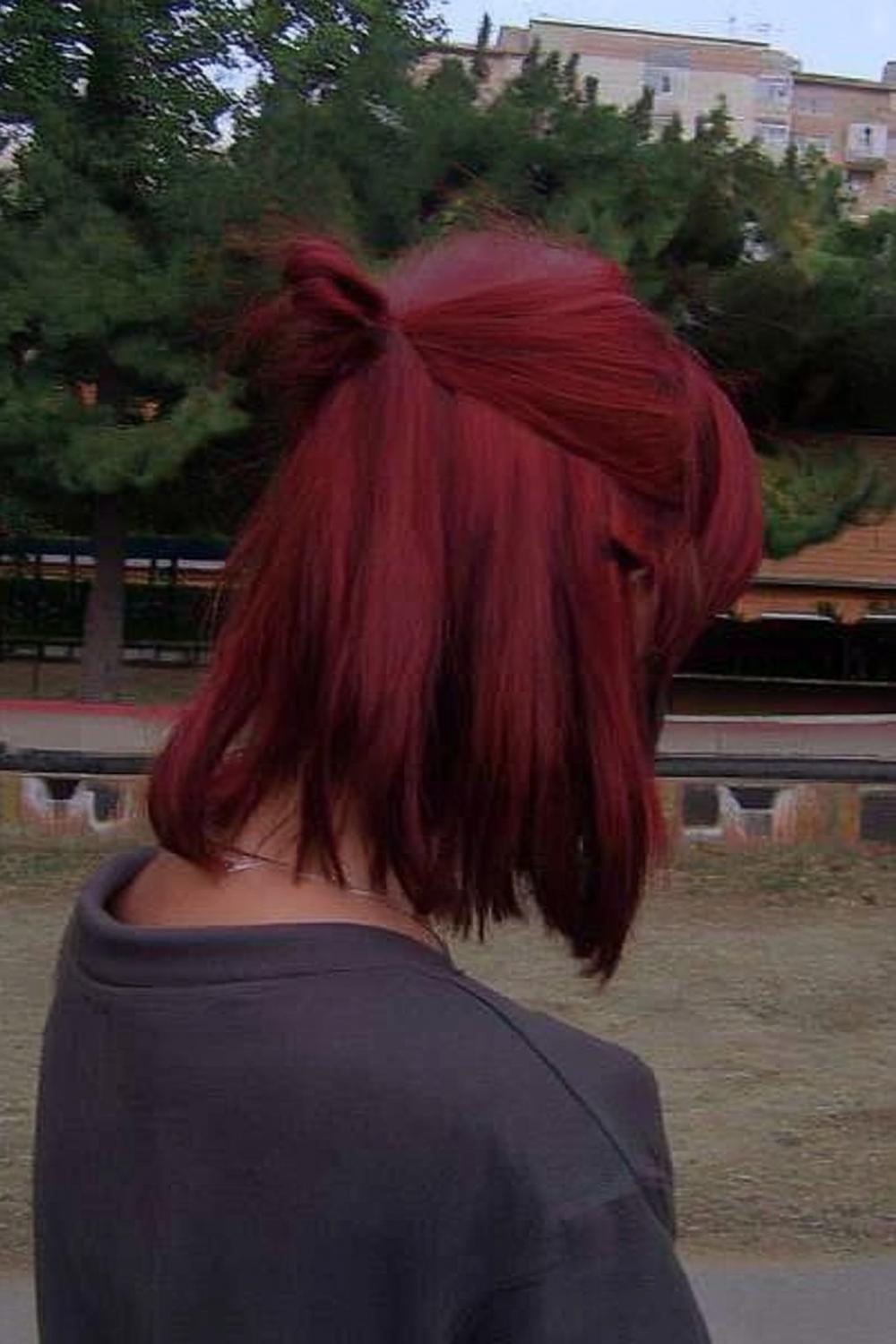 Carré rouge cuivre ondulé