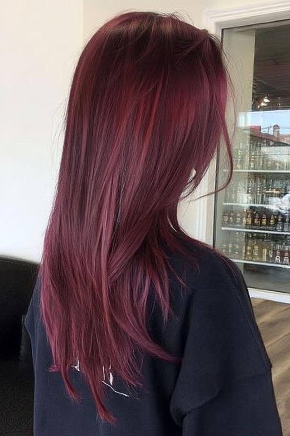 Long rouge cerise ondulé