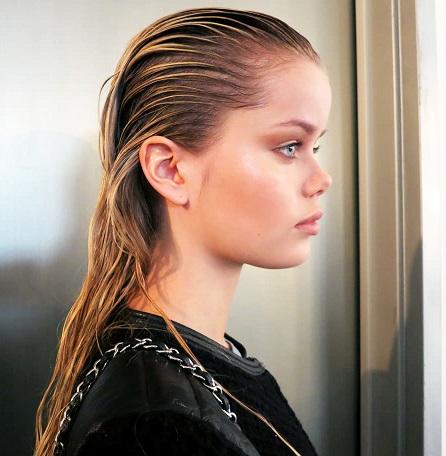Coiffure cheveux mouillés femme : 8 looks élégants