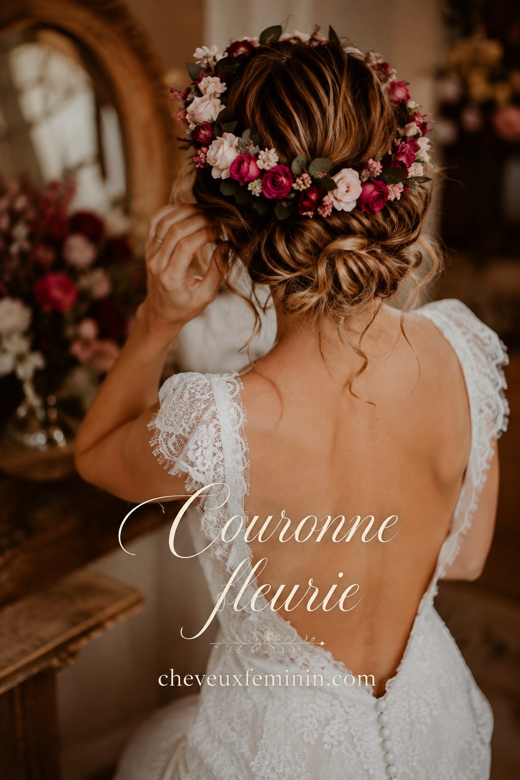 Couronne fleurie tissée directement dans un chignon bas, exemple de coiffure mariage bohème champêtre