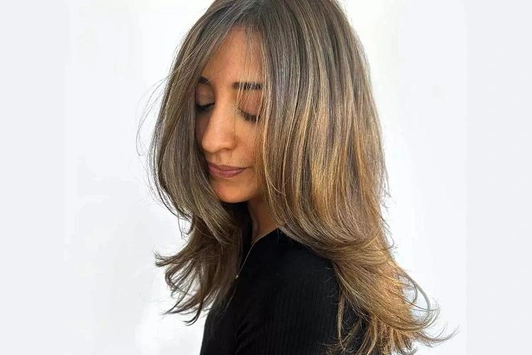 Coupe butterfly cheveux fins volume