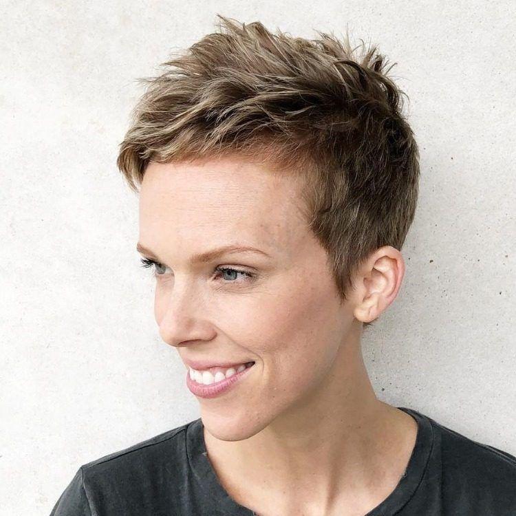 Coupe pixie cheveux fins idées élégantes et faciles