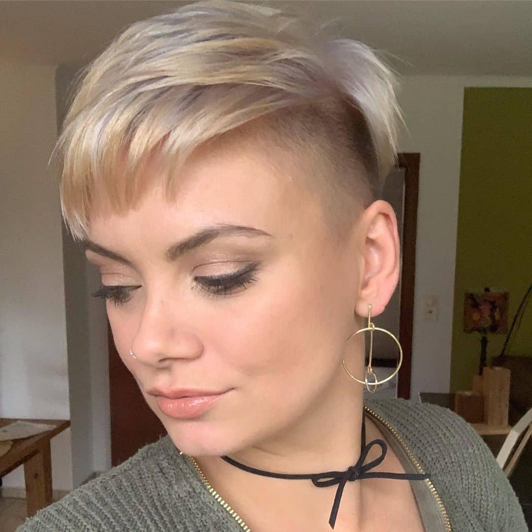 Pixie frange côtés rasés