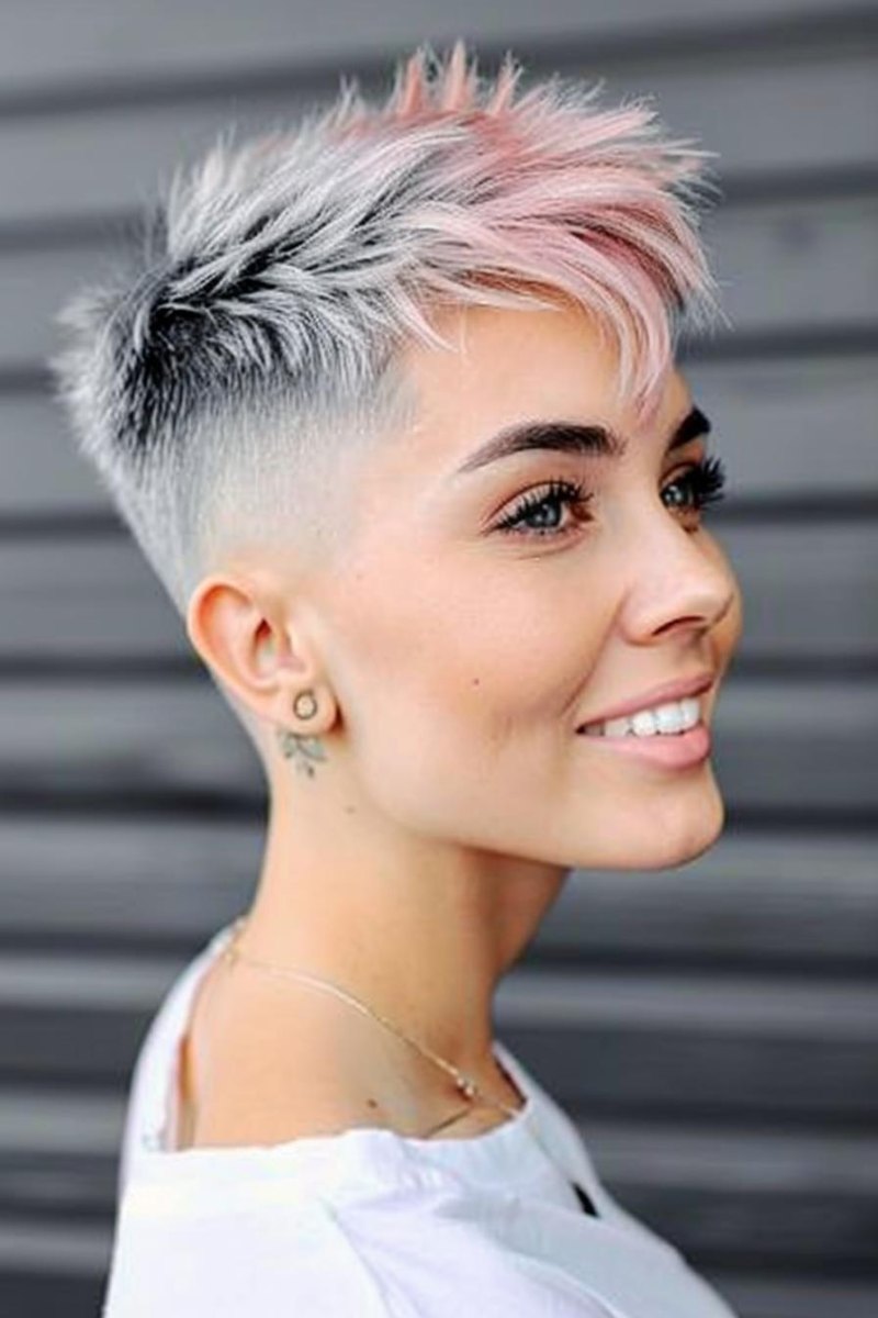 Pixie effilée platine rose audacieuse
