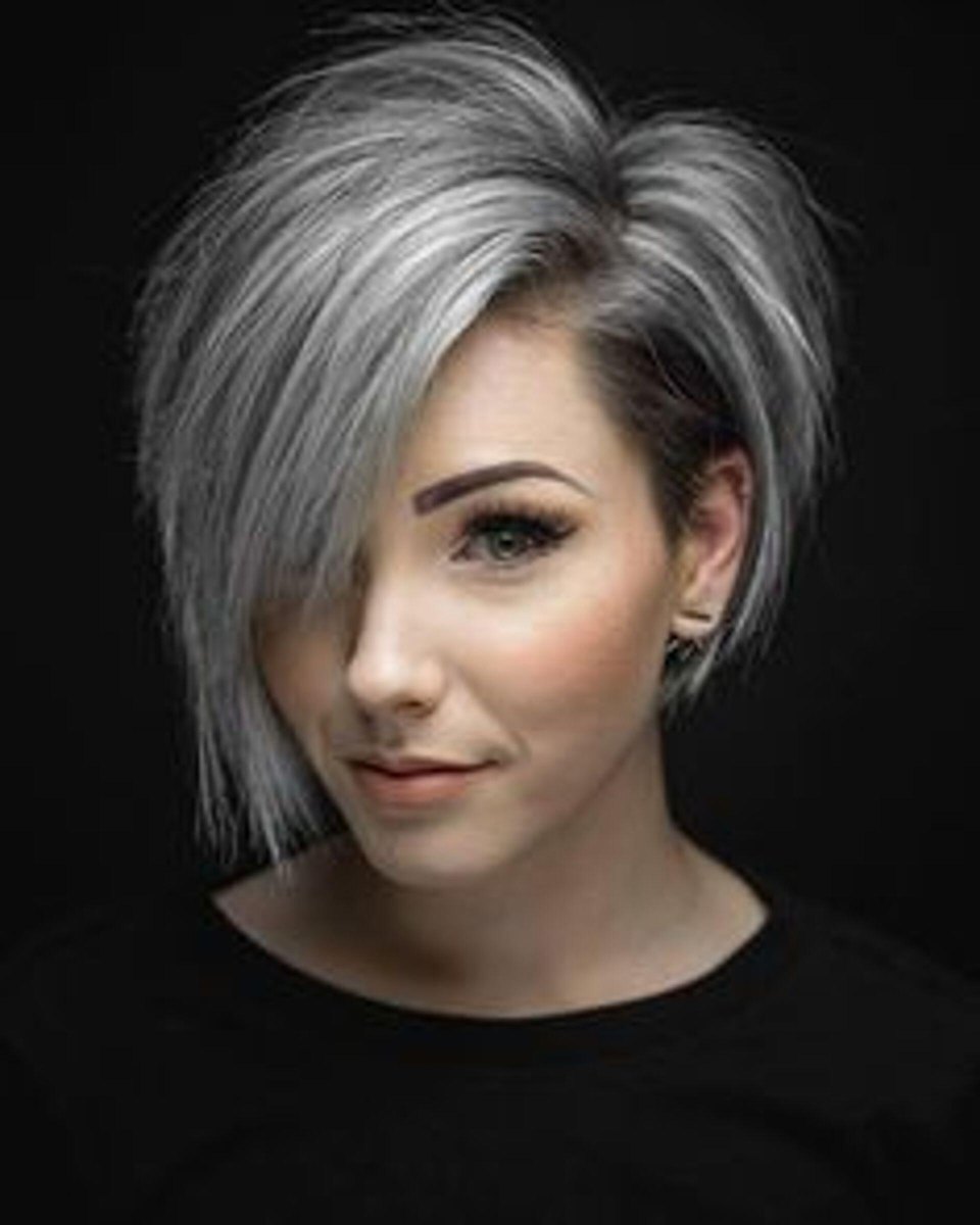 Pixie grise asymétrique tendance