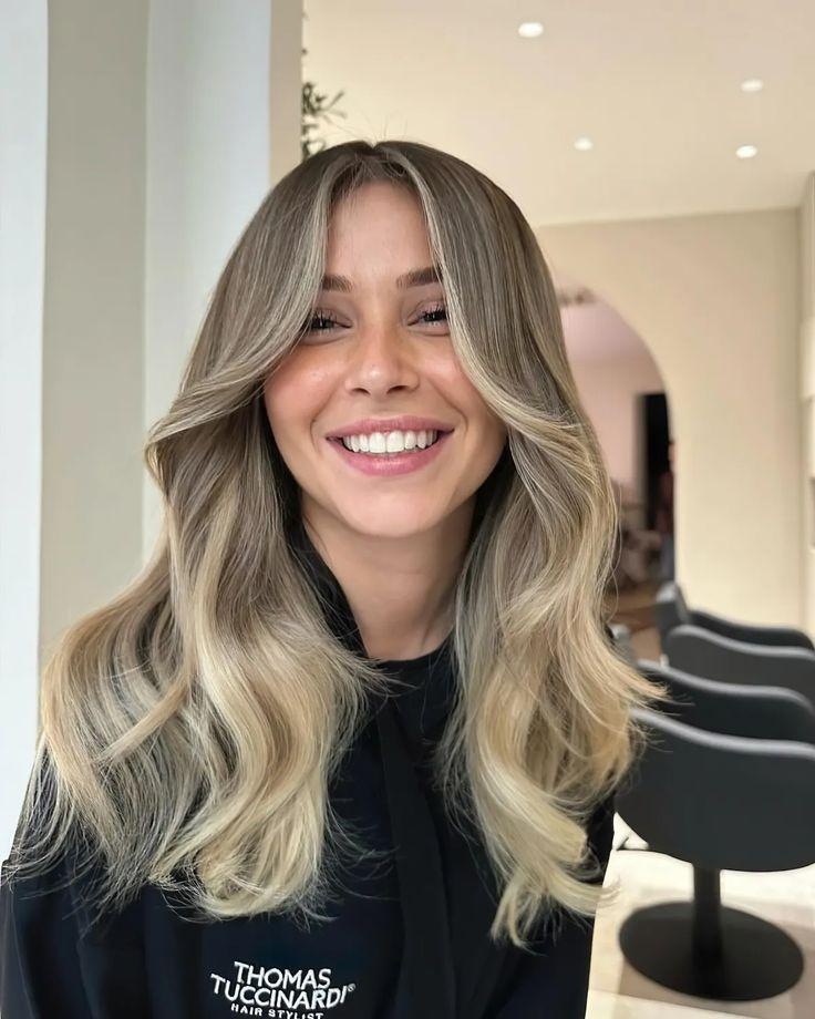 Balayage lumineux coupe frange rideau