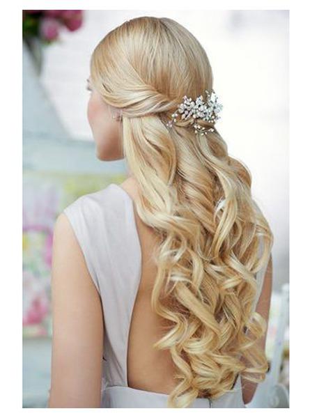 Demi-queue de mariage cheveux longs élégante