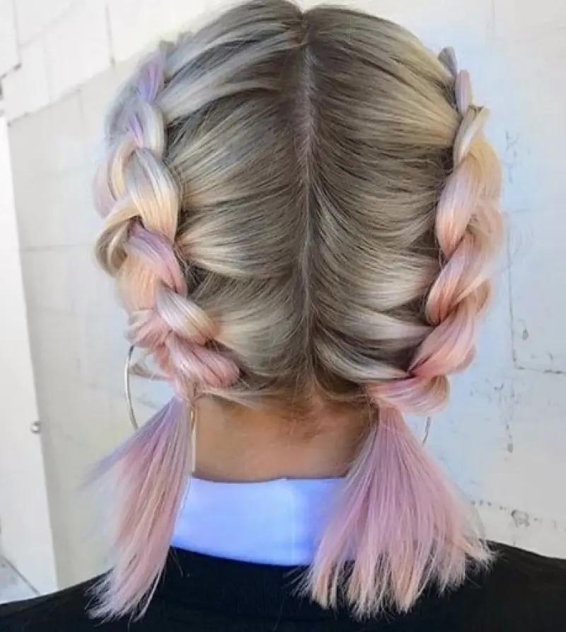 Tresses collées mèches colorées