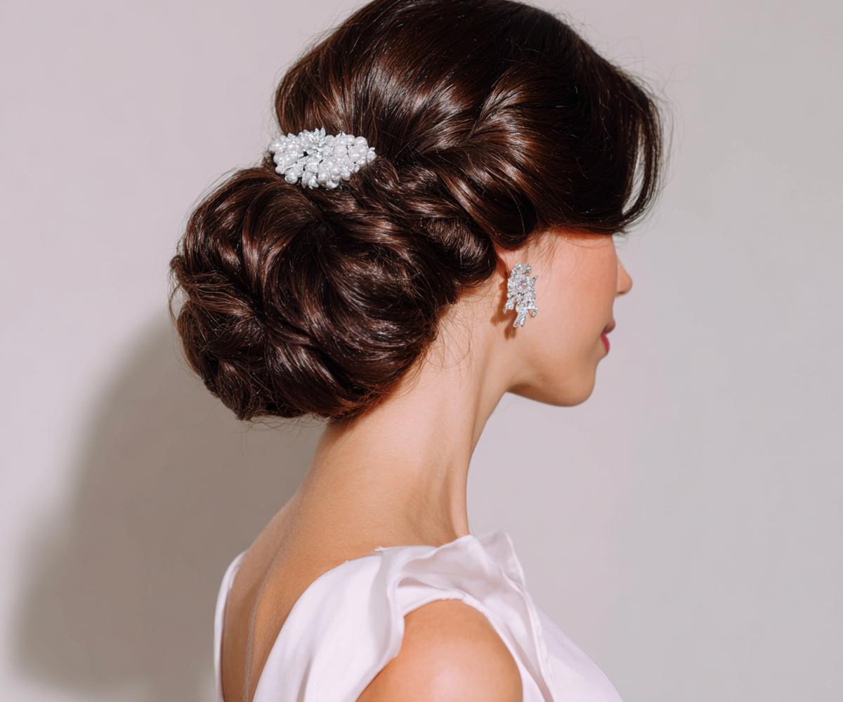 Chignon Bas Brun Structuré