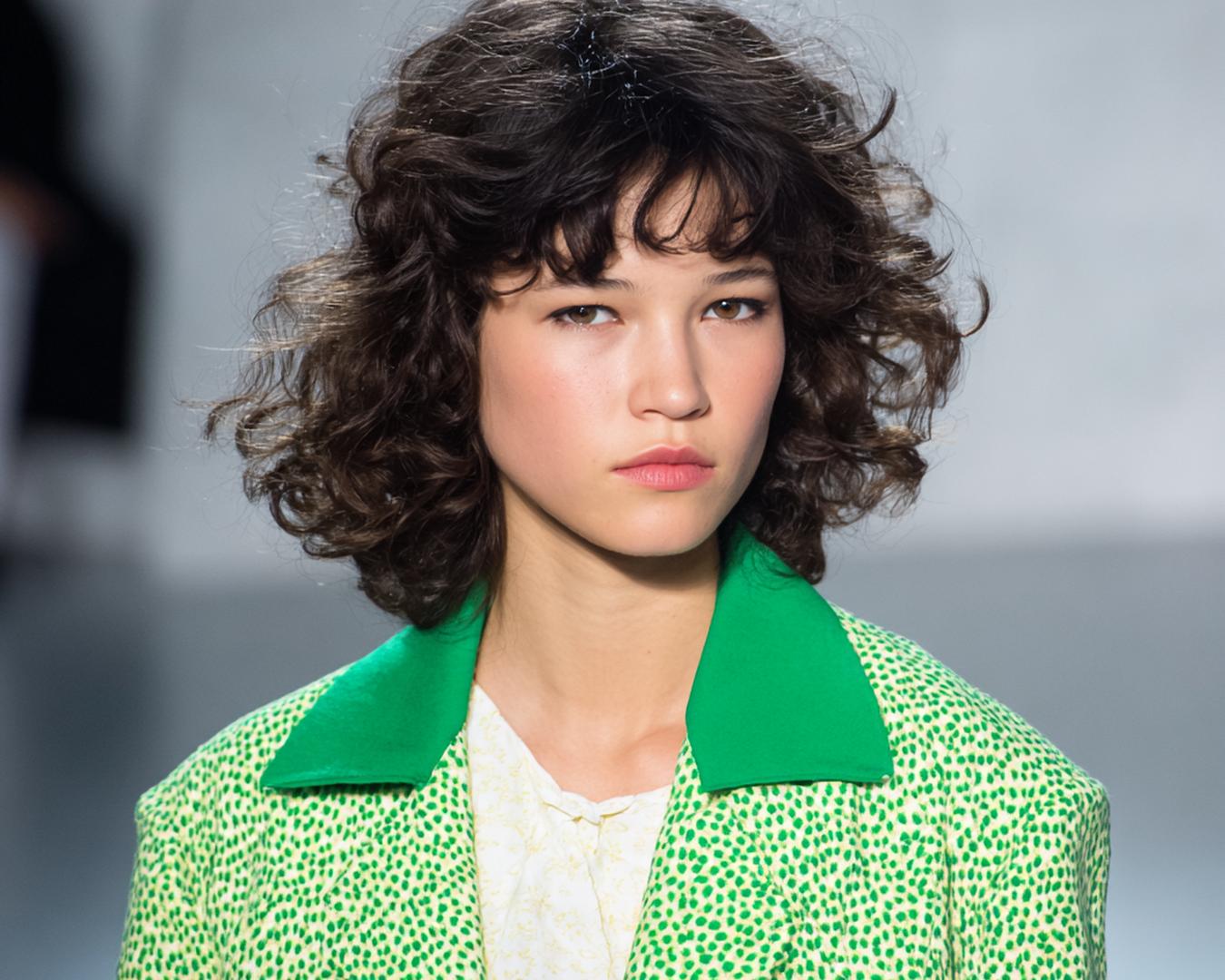 Shag Bouclé Brun Avec Frange