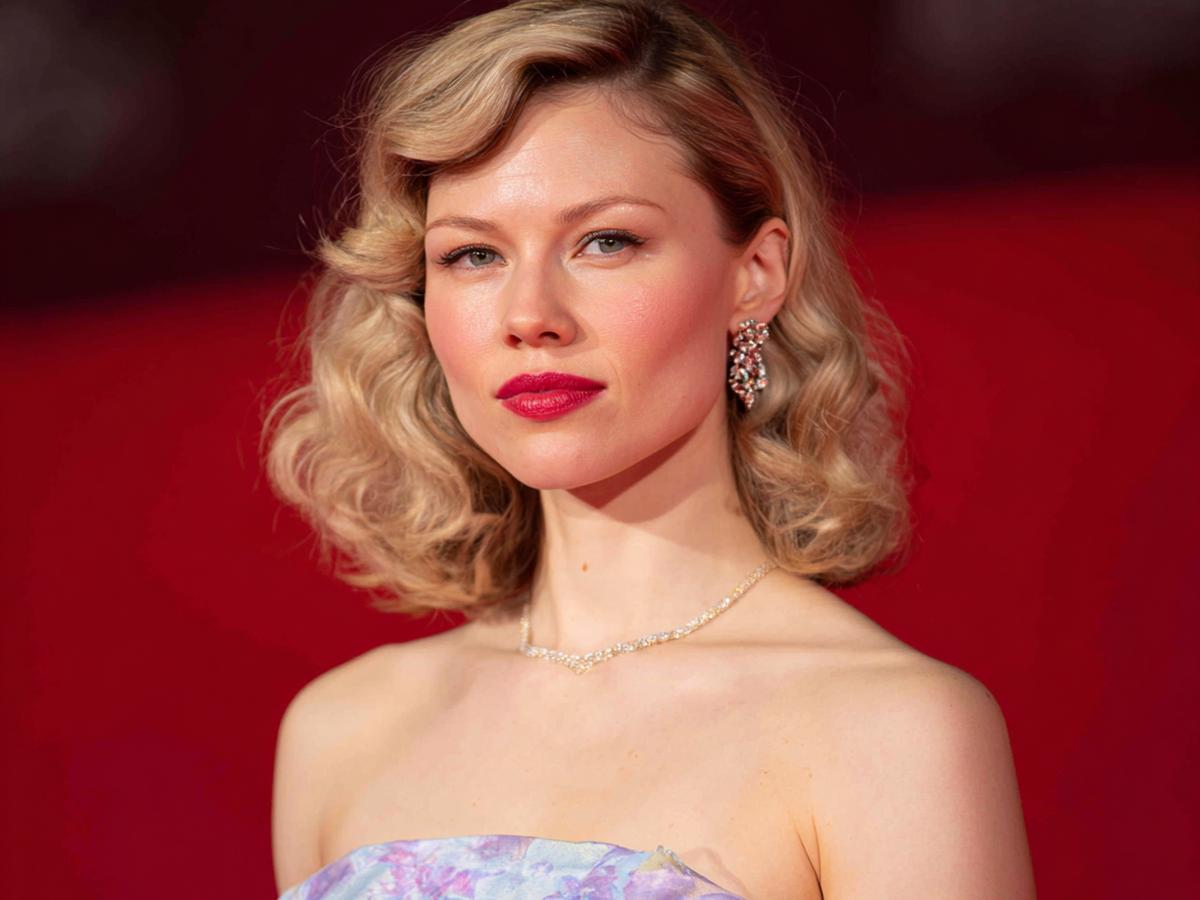 Carré Ondulé Blond Clair