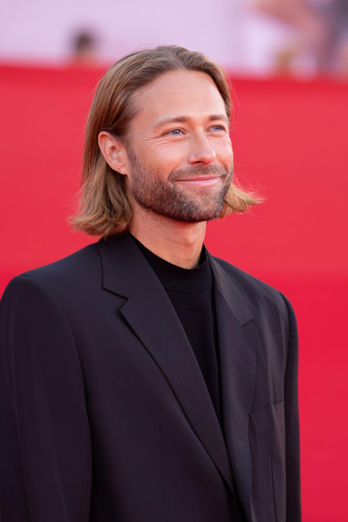 Cheveux Mi Longs Raides Châtains