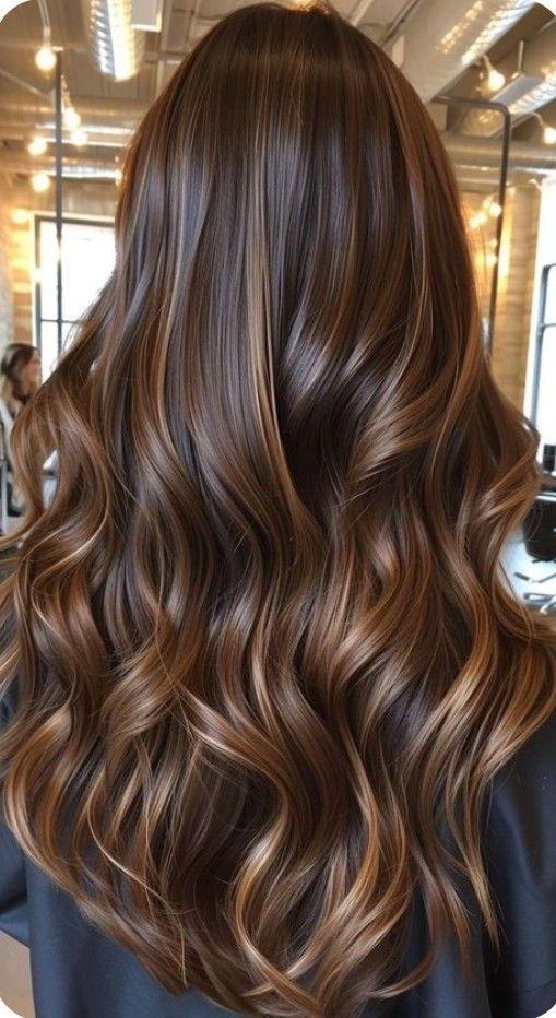 Cheveux longs balayage élégant