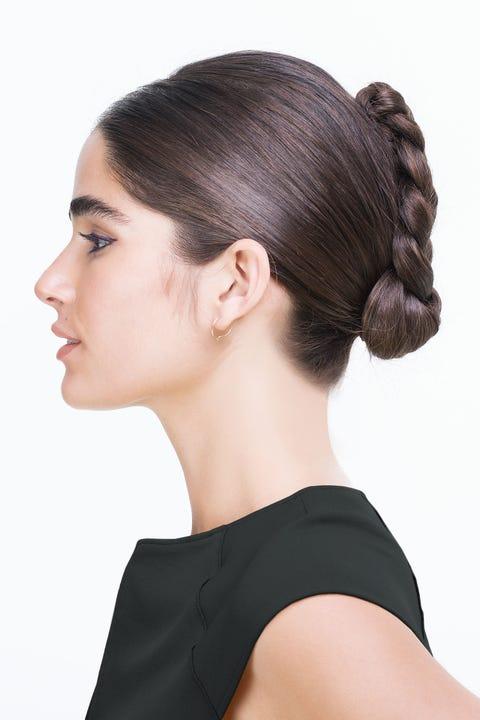 Chignon tressé minimaliste moderne