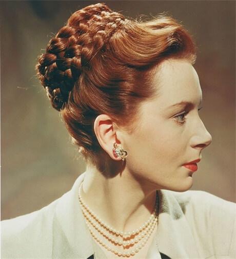 Chignon tressé vintage rétro