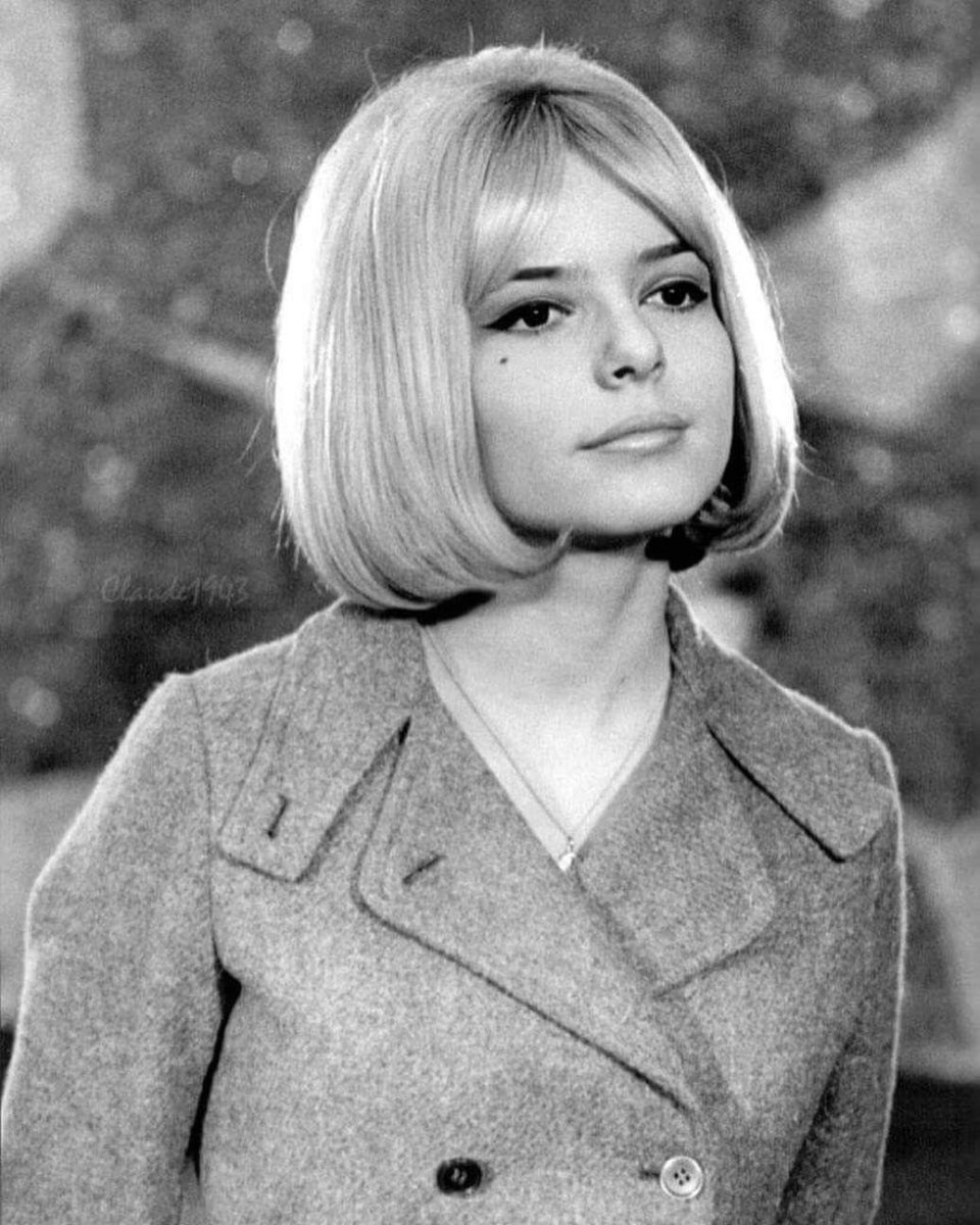 French bob blond rétro années 60