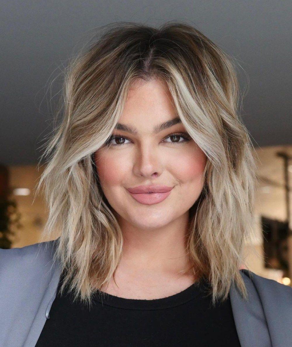 Lob blond visage rond