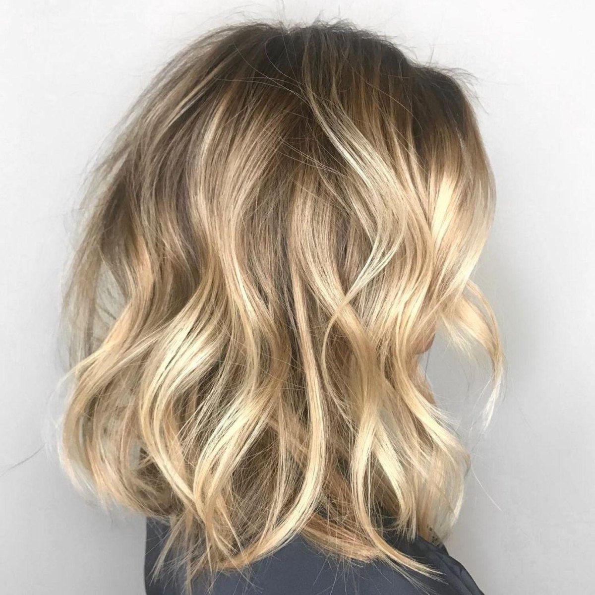 Lob blond wavy naturel