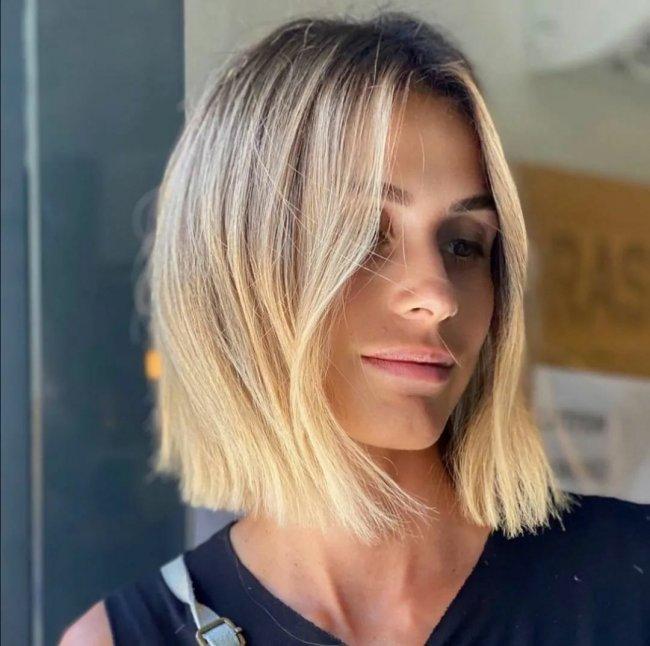 Lob blond court chic
