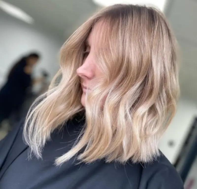 Lob blond long sophistiqué