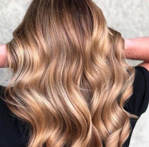 Reflets miel balayage blond caramel