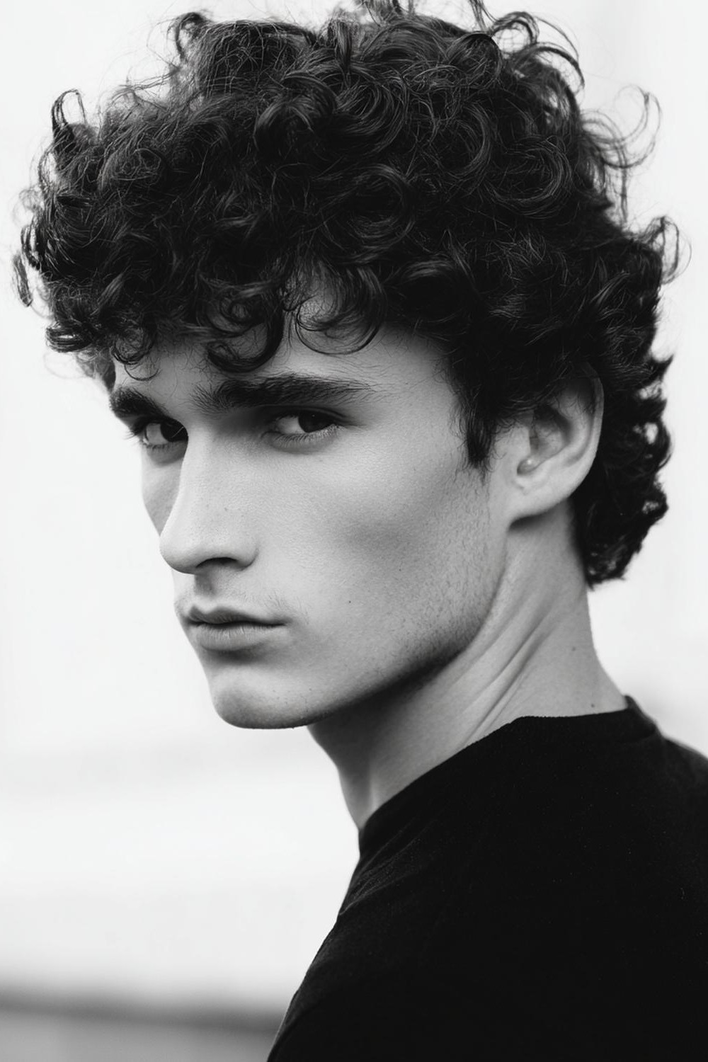 Dégradé court et boucles au sommet pour for cheveux bouclés dessin homme ideas