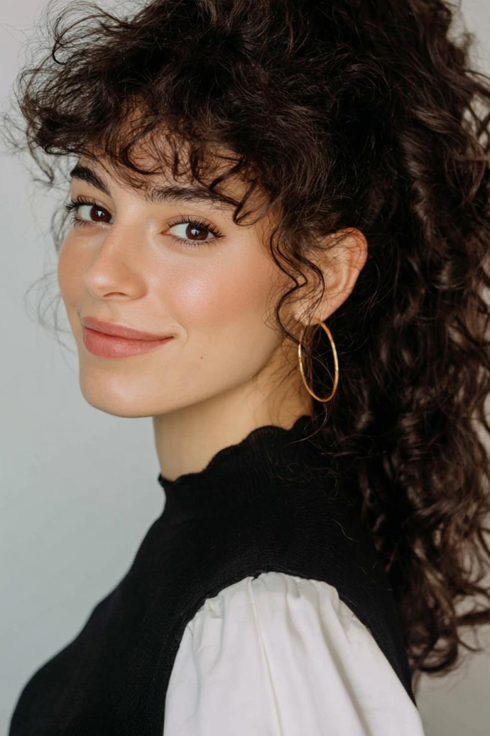 cheveux bouclés frange homme - Cheveux Boucles Frange Courte et Stylée