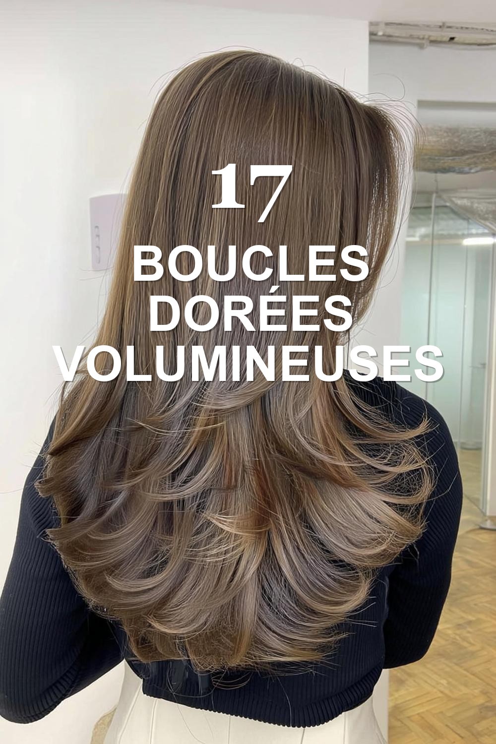 Boucles dorées volumineuses