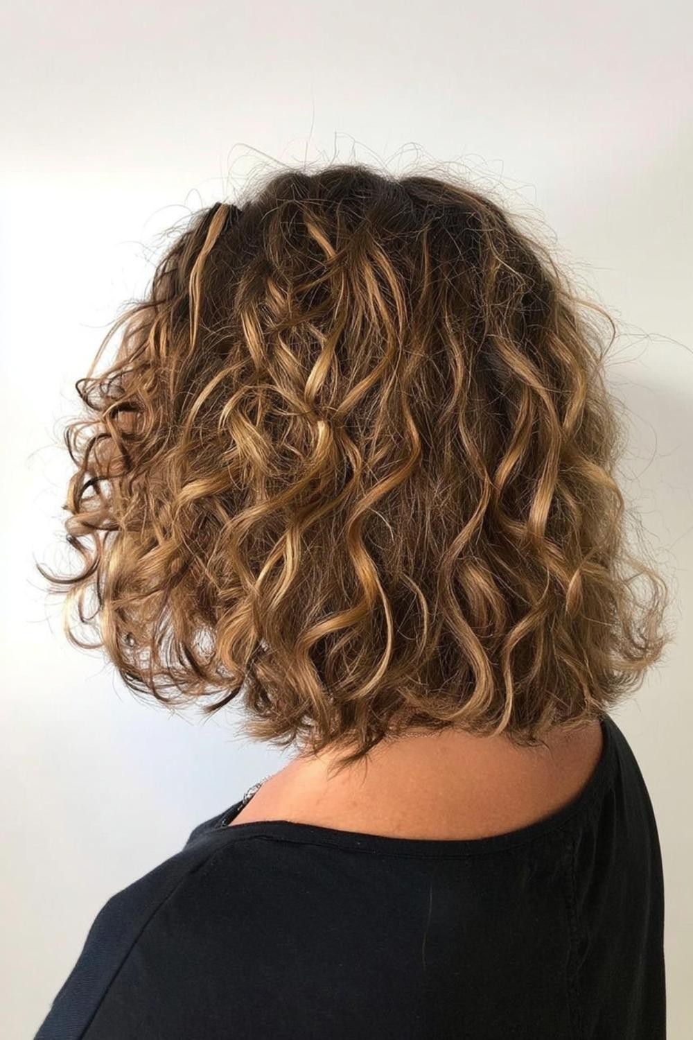 Bob texturé aux mèches dorées