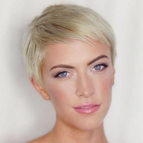 Pixie blonde cheveux fins