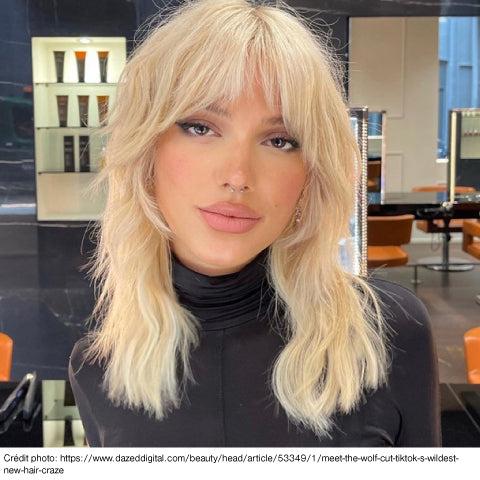 Wolf cut cheveux blonds