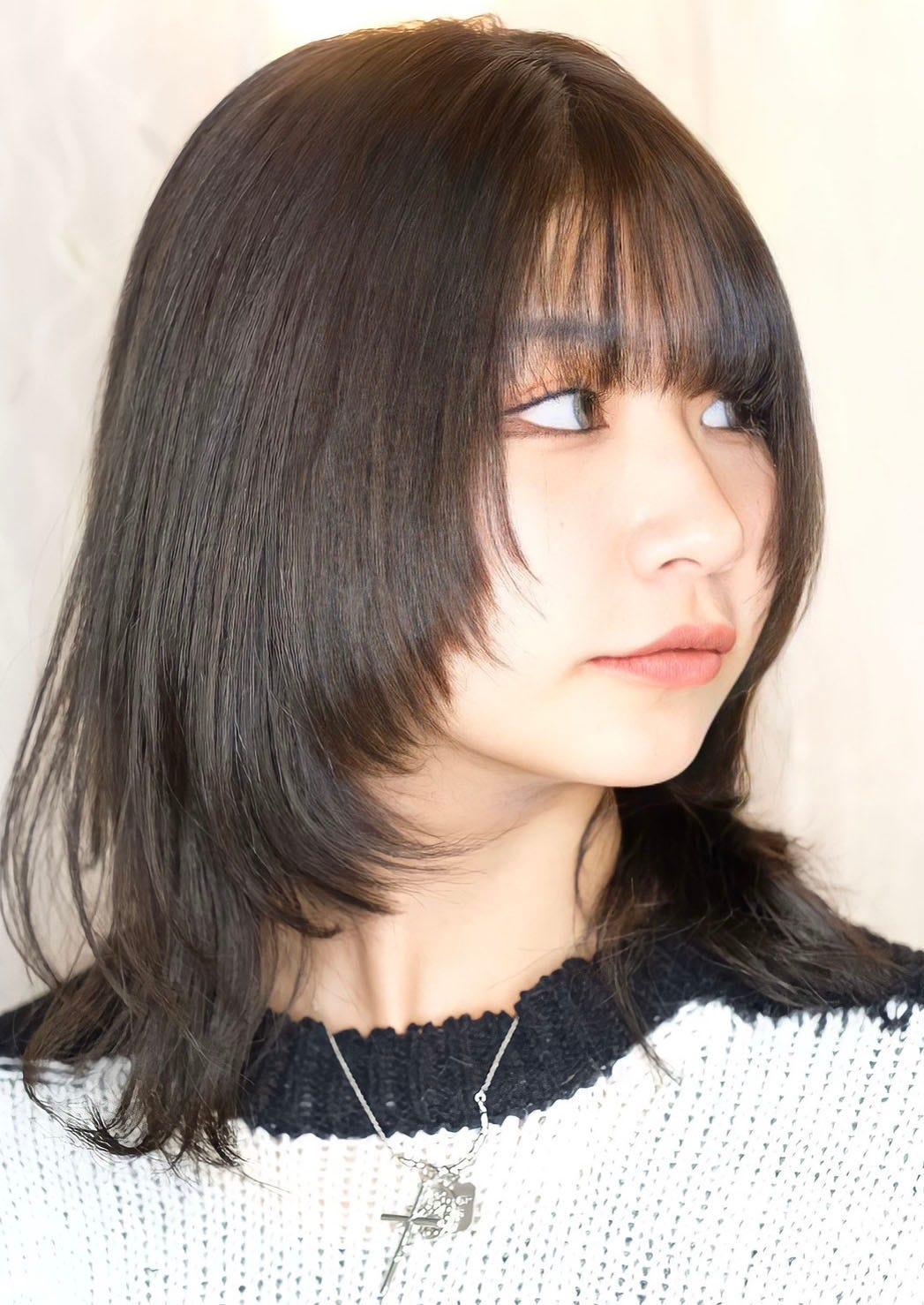Wolf cut japonais raides