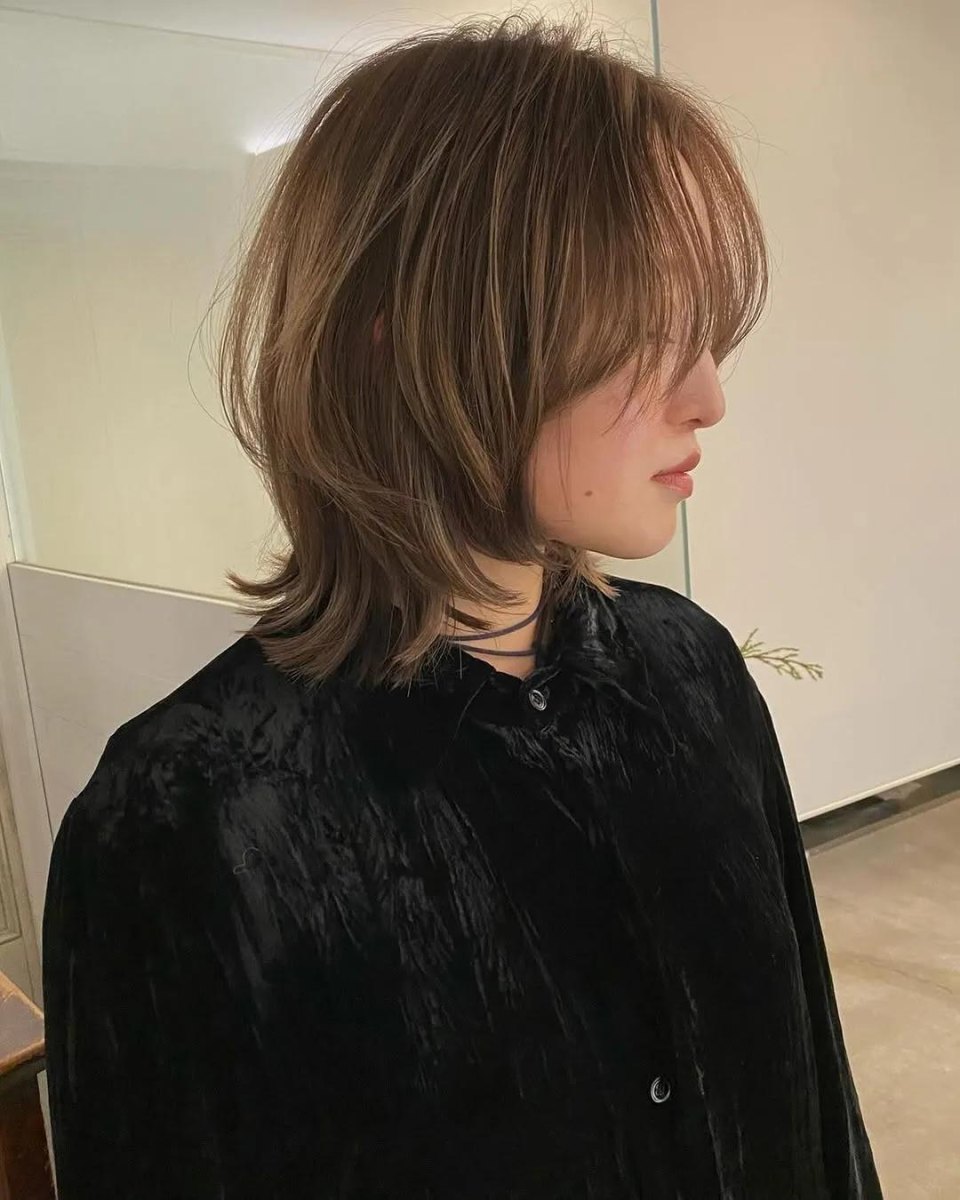 Wolf cut couleur naturelle cheveux